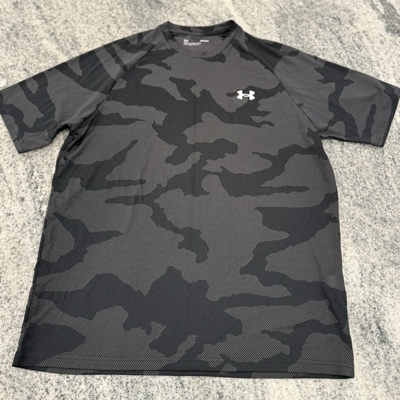 Under Armour Black and Gray Camouflage Tee - Picture 1 of 5
